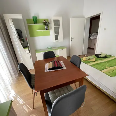 Apartments Villa More *