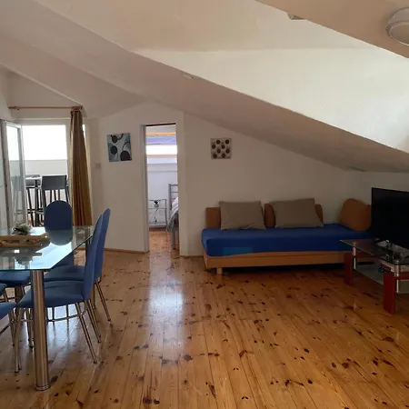 Daire Apartments Villa More Makarska