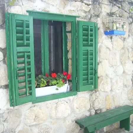 Daire Apartments Villa More Makarska