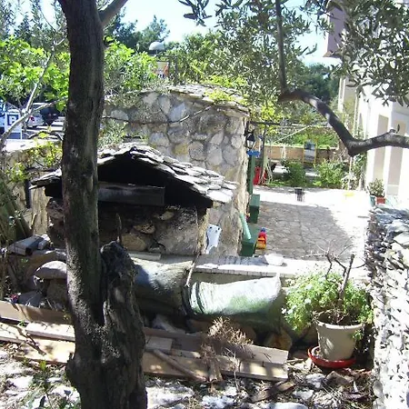 Apartments Villa More *