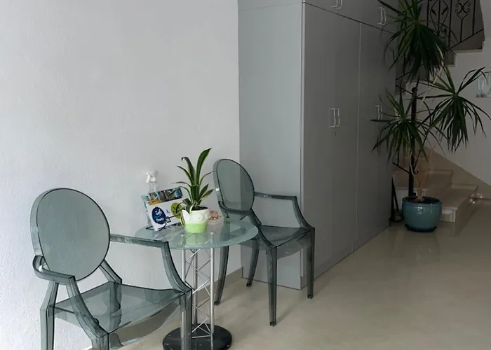 Daire Apartments Villa More *