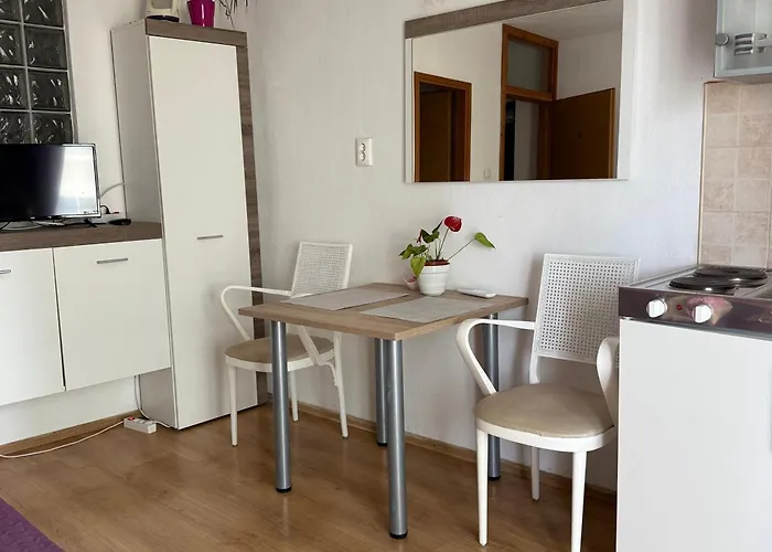 Apartments Villa More Daire Makarska